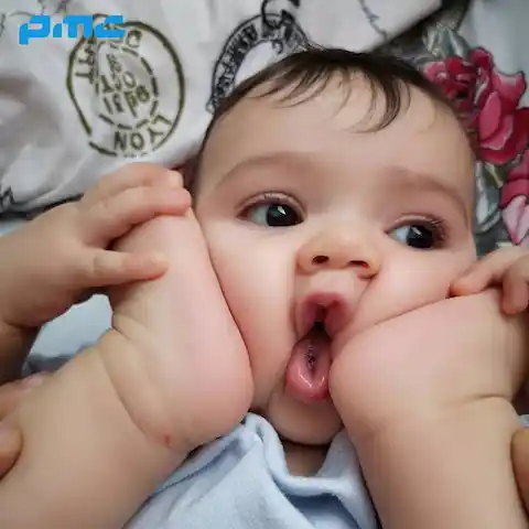 آهنگ وقتشه که لپ منو ماچ کنی